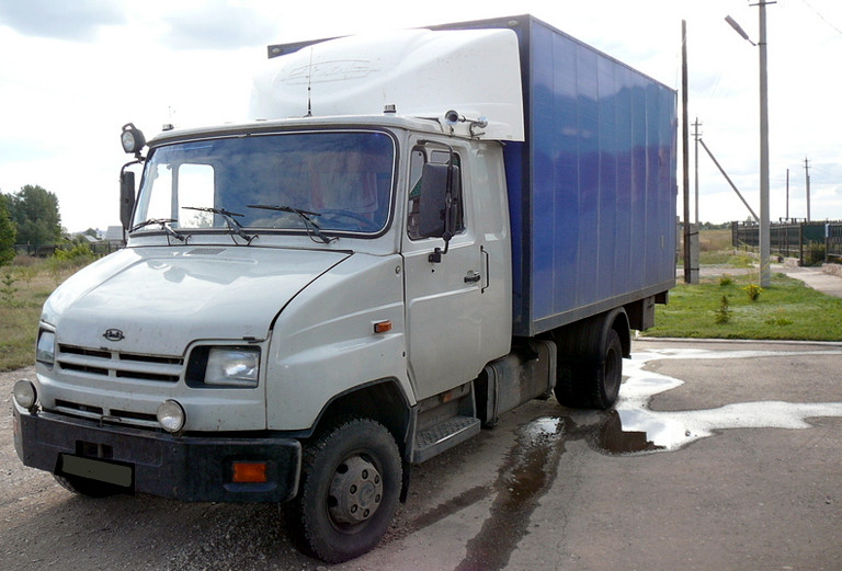 Заказать грузовой автомобиль для доставки мебели : Сумки из Сочи в Сергиев Посад